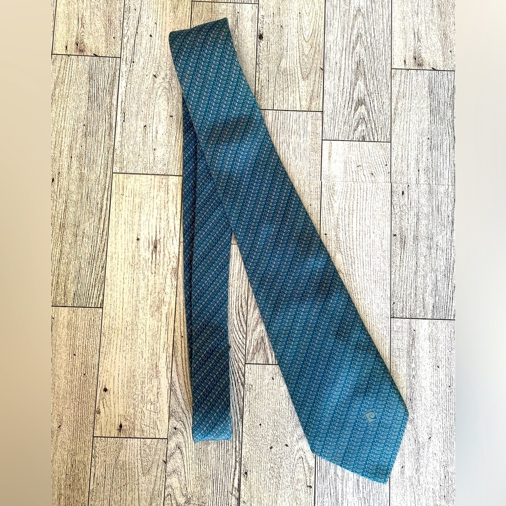 Signed Pierre Cardin Neck Tie RARE Mens Blue Gray Silk Suit Designer‎